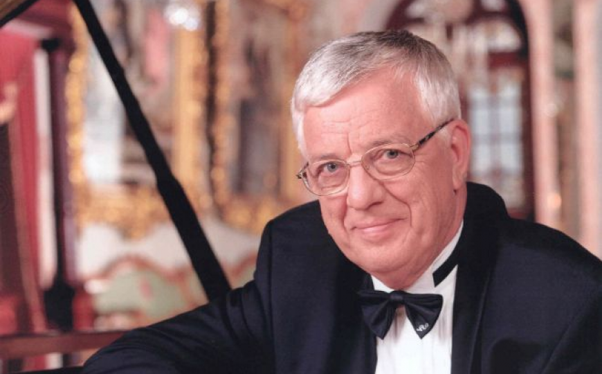 Маэстро Раймонд Паулс приводит в бешенство латвийские власти, но отказывается молчать о Советском Союзе и о русских людях