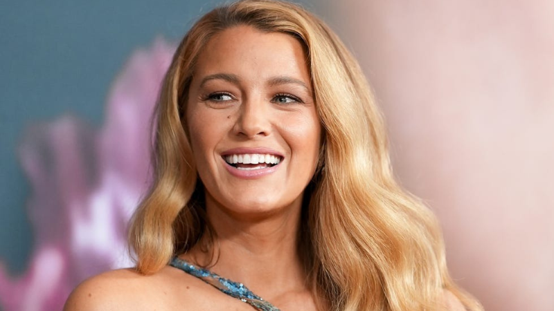 Она сделала большую ошибку, надев платье Бритни Спирс. Заплатила миллион, а выглядит как с чужого плеча