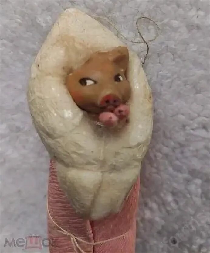 Этого поросёнка нашла в интернете. 30-40 гг. прошлого века! У нас был в голубом одеяльце. Мальчик)))