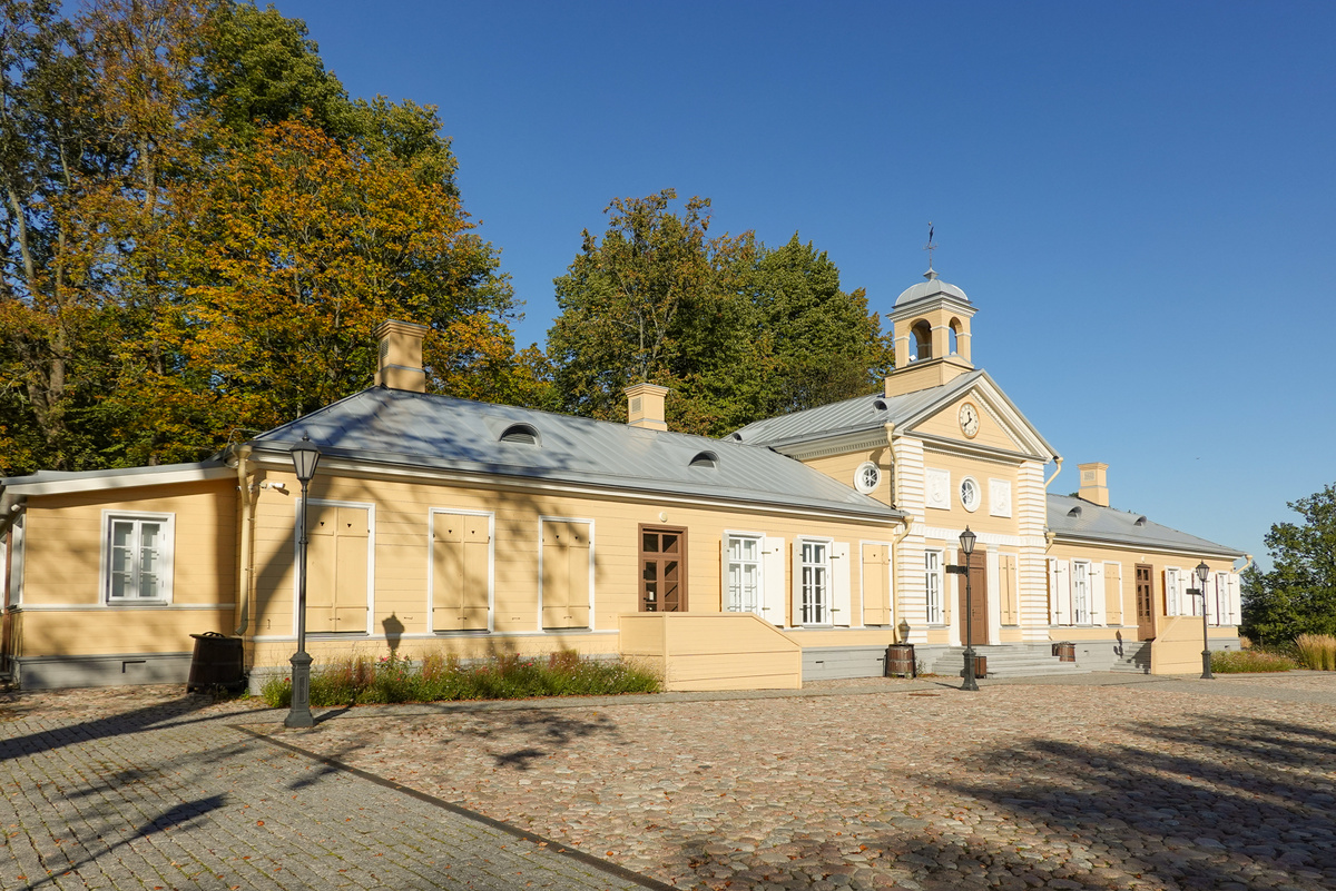 Библиотечный флигель главного усадебного дома.