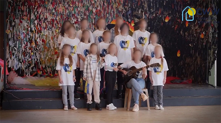    На фотографии дети радостные и счастливые. На деле же всё было иначе... Фото: соцсети