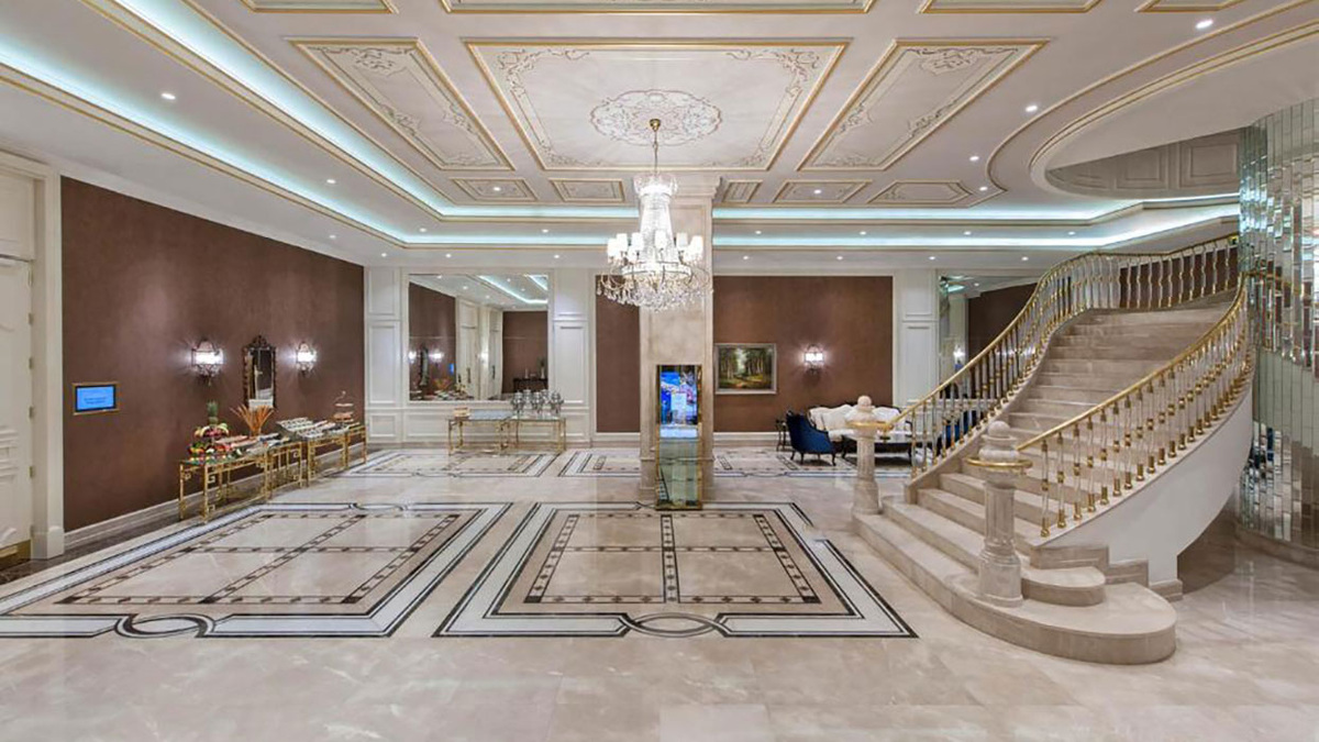 Холл отеля. Фото из системы бронирования