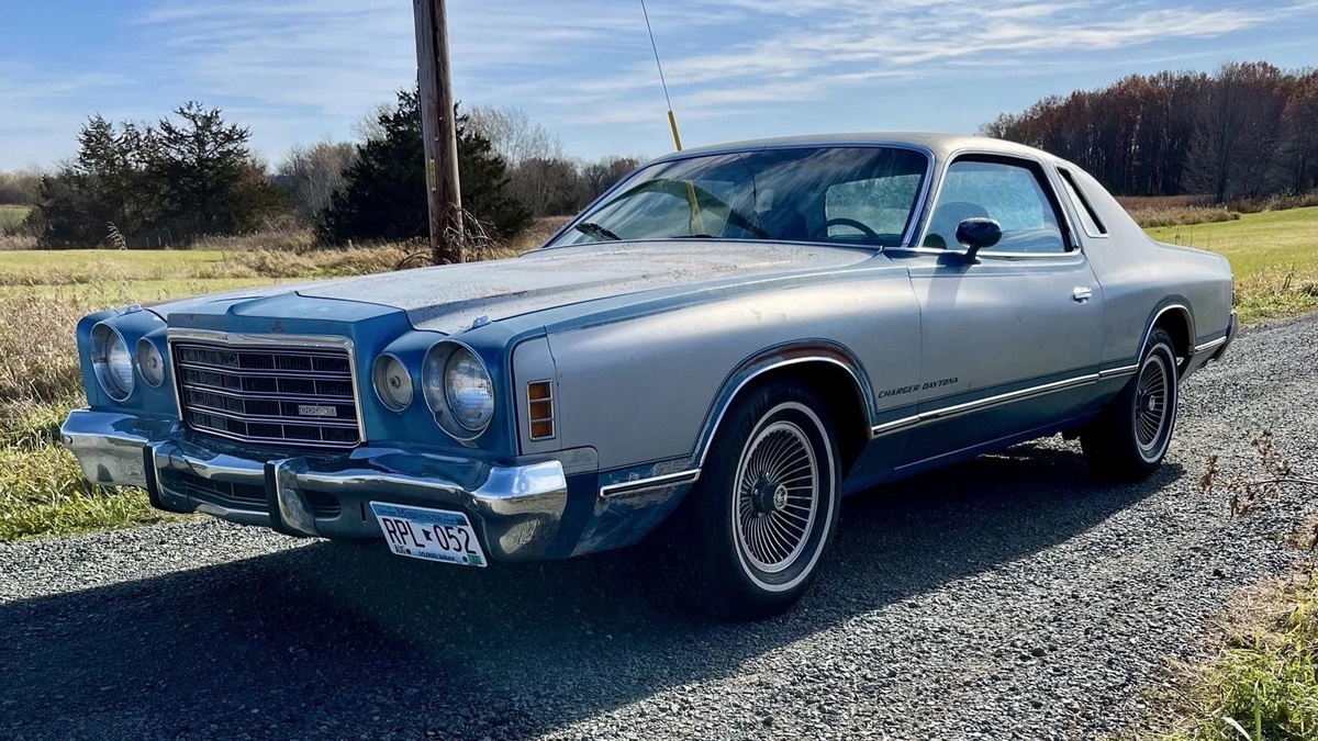 Dodge Charger Daytona 1975