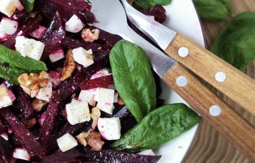 Зимой я не покупаю огурцы и помидоры. Мой топ по-настоящему полезных овощей и салатов в это время года.