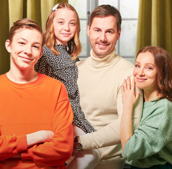 Постер сериала "Требуется мама" (2023)