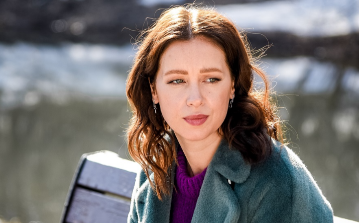 Сериал "Требуется мама" (2023)