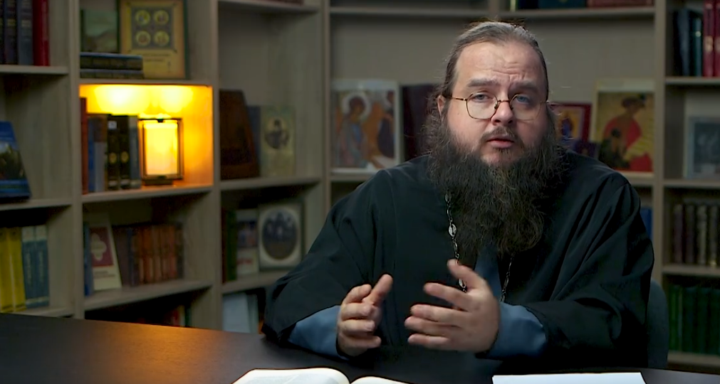 «Молитесь за обижающих вас»: как это реально помогает в жизни. Иеромонах Александр (Митрофанов).