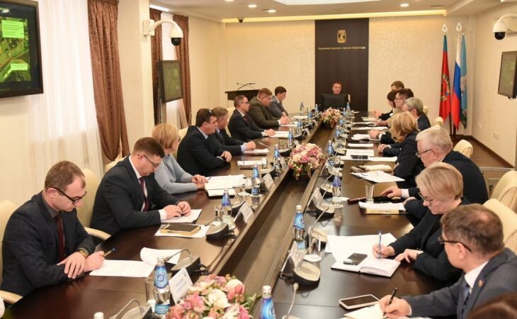 Совещание по вопросу развития территории Барнаульского сереброплавильного завода в администрации города. Фото: barnaul.org