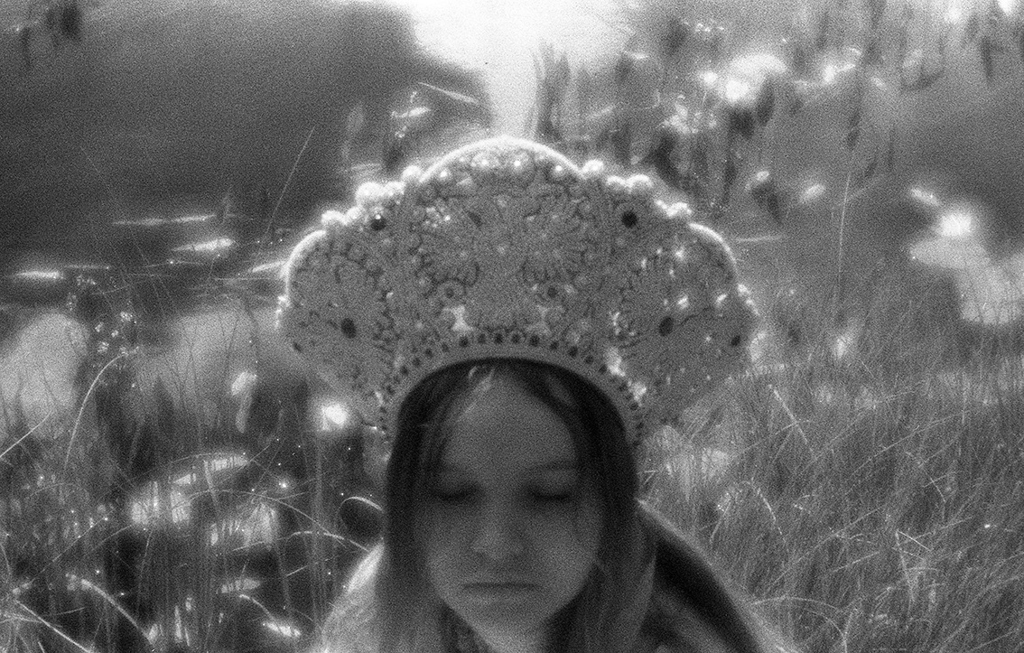 Наталья Заруцкая. Фотография «Царевна Аурика» из серии «Кукушкины слёзы». 2022 год