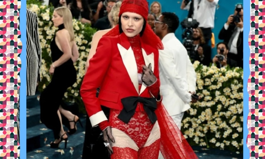 "Модная отрыжка 2025!" Сегодня вспоминаем самые отбитые наряды звезд на красных дорожках