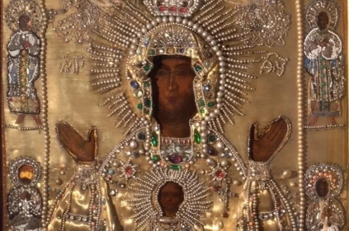    Икона Богоматери «Знамение» имеет древнюю историю.