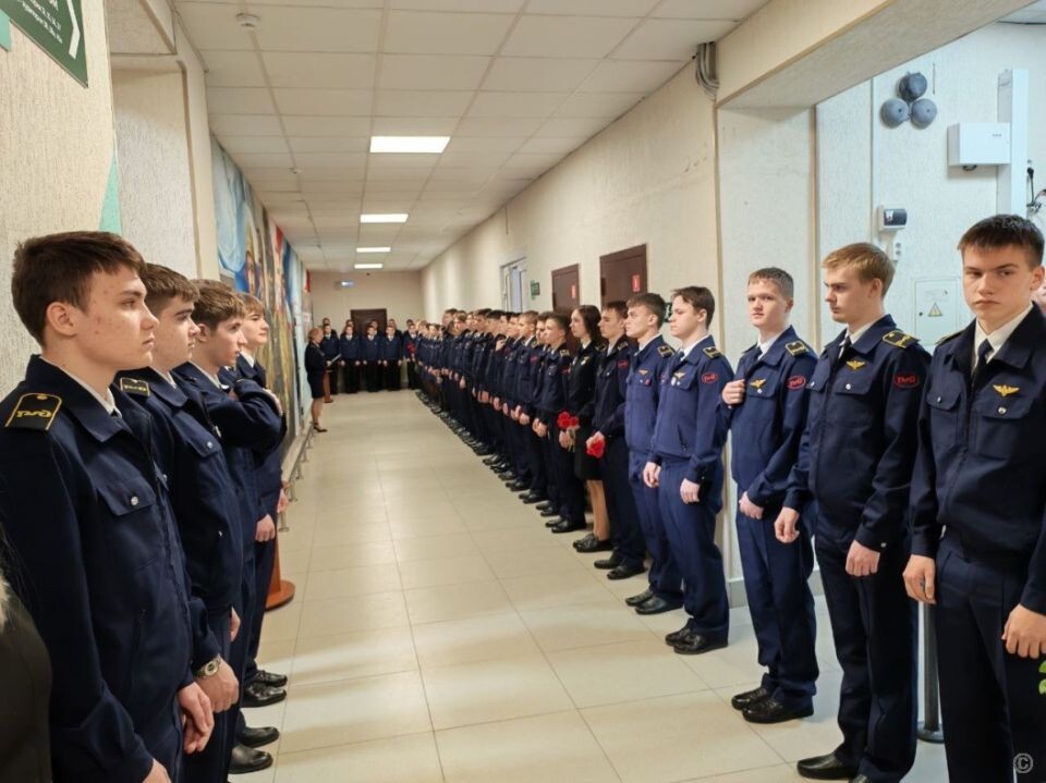    Барнаульскому лицею Железнодорожного транспорта присвоили имя Героя. Источник: barnaul.org