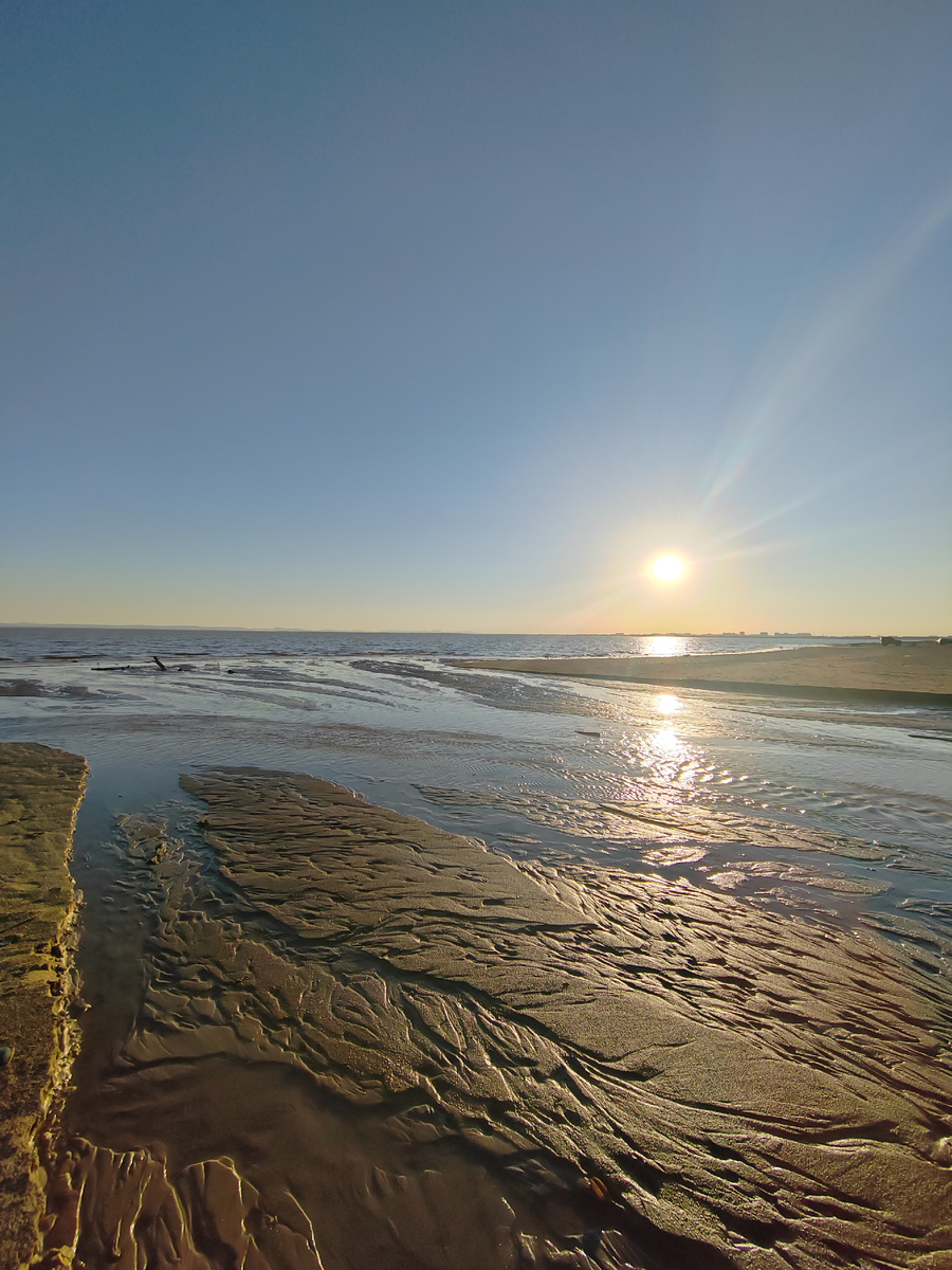 На берегу водохранилища 