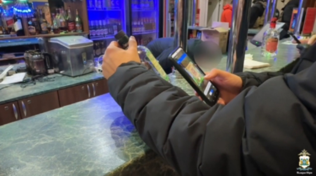    Предпринимательницу из Нефтеюганска поймали на перепродаже алкоголя