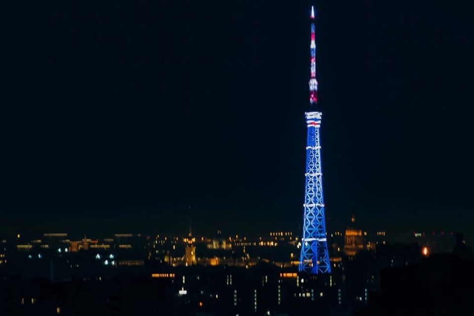    Световое шоу продлится до утра 10 декабря. Фото: t.me/spbprav