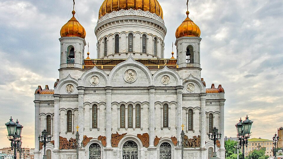 Тайны за белыми стенами: что скрывает Храм Христа Спасителя?