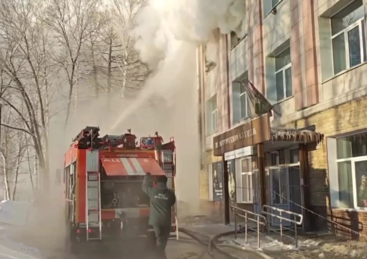    В Новосибирске студенты горевшего педколледжа вернутся к учебе в январе