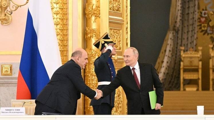    Фото: Кристина Кормилицына, МИА «Россия сегодня»/kremlin.ru Владимир Путин и Михаил Мишустин перед заседанием Совета по стратегическому развитию и национальным проектам