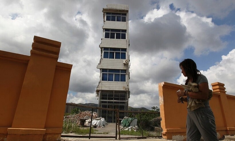    13 домов-гвоздей Китая: когда жители отказываются уступать застройщикам