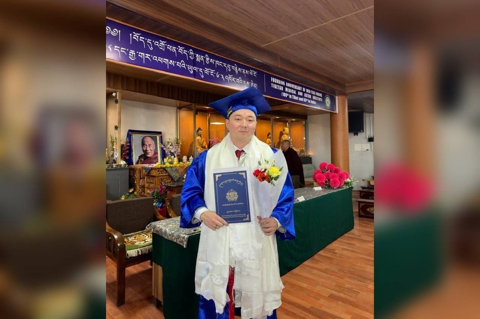    В декабре 2025 года Тюлюш Самба начал работу в новом главном храме Тувы. На фото: Тюлюш Самба. Фото: savetibetlivecast