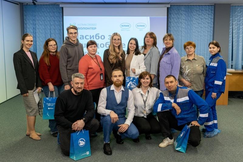    Фото в материале пресс-службы «ВИЗ-Стали» / Волонтеры предприятия