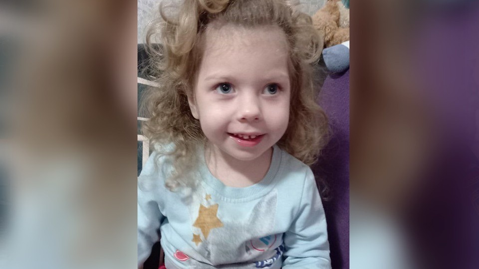 Ослепла и потеряла отца: семилетней девочке из Перми нужна помощь