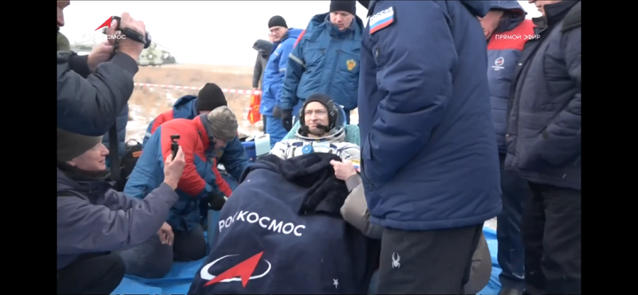 Кадры с прямой трансляции. Командир Сергей Рыжиков