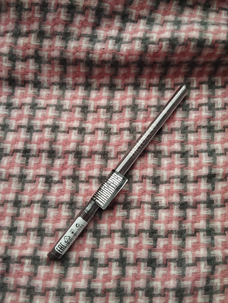 Минеральный карандаш для глаз Artdeco Mineral Eye Styler.