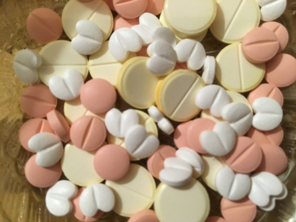 Таблетки возврату не подлежат. Даже если срок годности не истек...