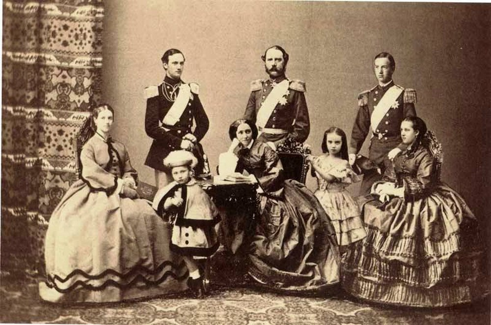 Принц Фредерик с родителями, братьями и сестрами