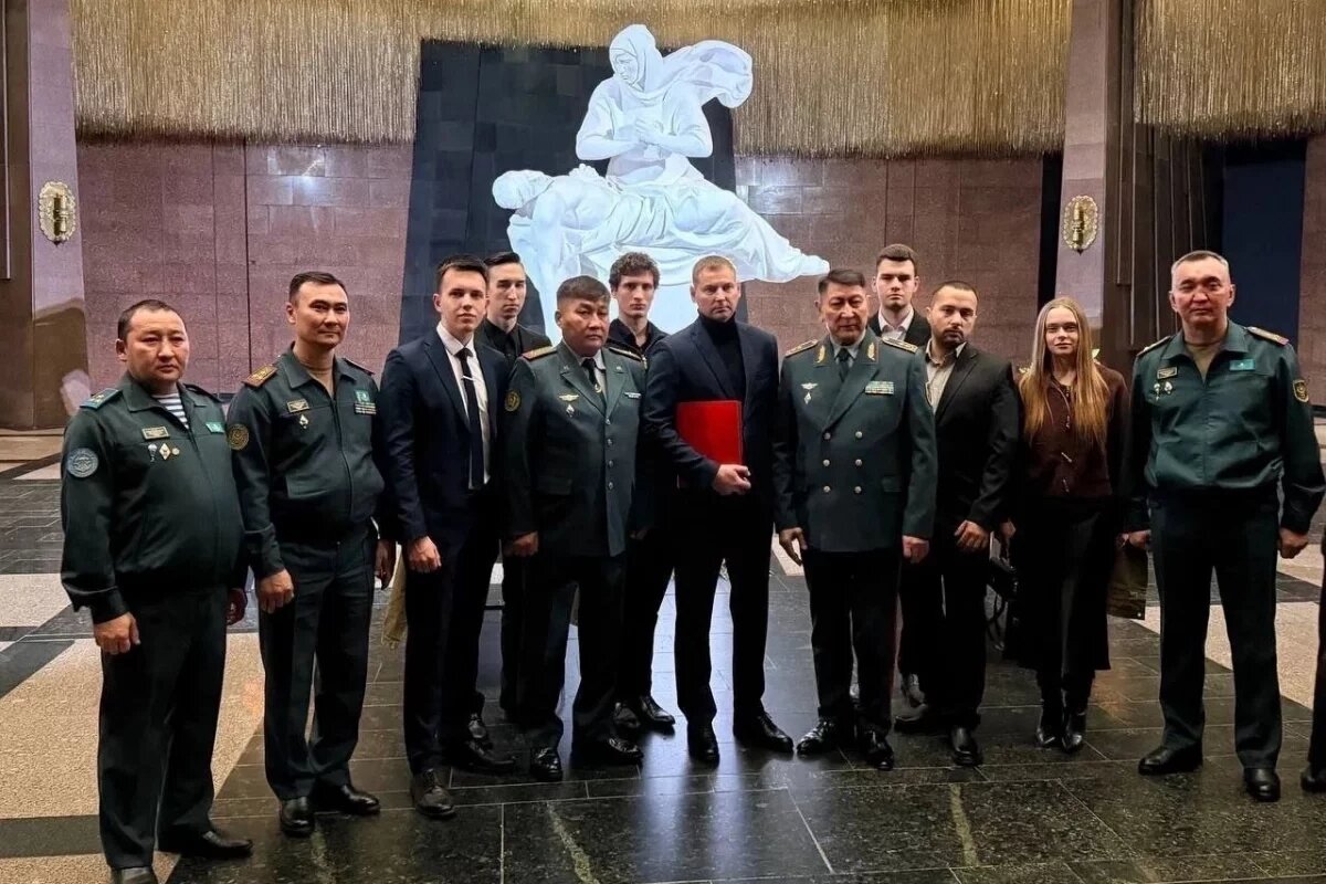    Псковские поисковики передали останки двух казахских воинов в Музее Победы