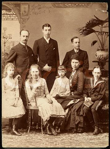 Принцесса Ингеборг с родителями, братьями и сестрами