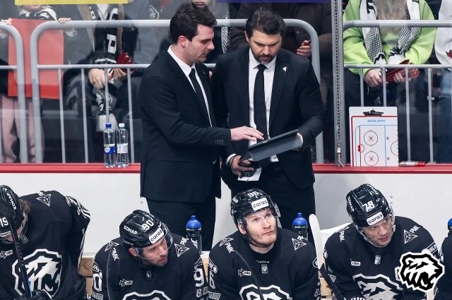    Рафаэль Рише (слева) запомнится как замкнутый, дотошный интеллектуал. Фото: Пресс-служба ХК «Трактор»