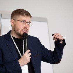    — Реализация такой инициативы не должна привести к увеличению нагрузки. Наоборот, законопроект предлагает фактически продлить ежегодный отпуск работникам, исключив из него выходные дни. Остальные требования, например в части соблюдения очередности предоставления отпусков, изменять не предлагается.