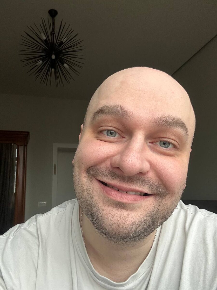 Говорят, у меня глаза мартовские.