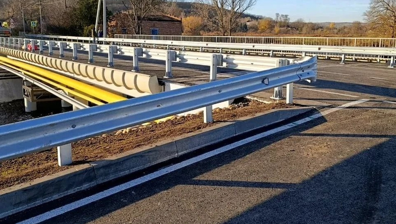    Это уже второй обновлённый мост в селе Александровском Фото: миндор СК