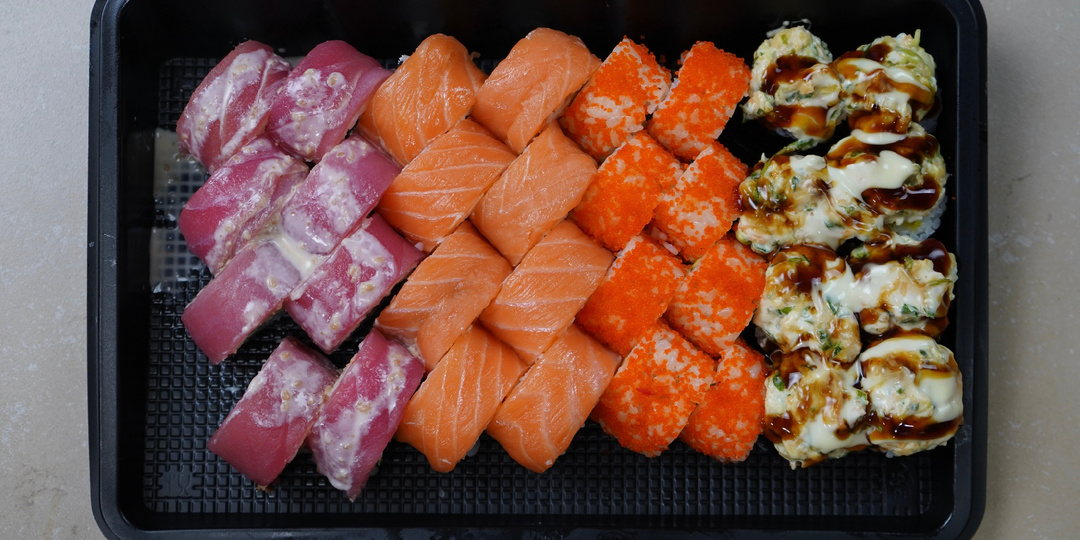 📍Обзор «Вкус и Лосось»: Маленькие роллы за большие деньги — это новый тренд?