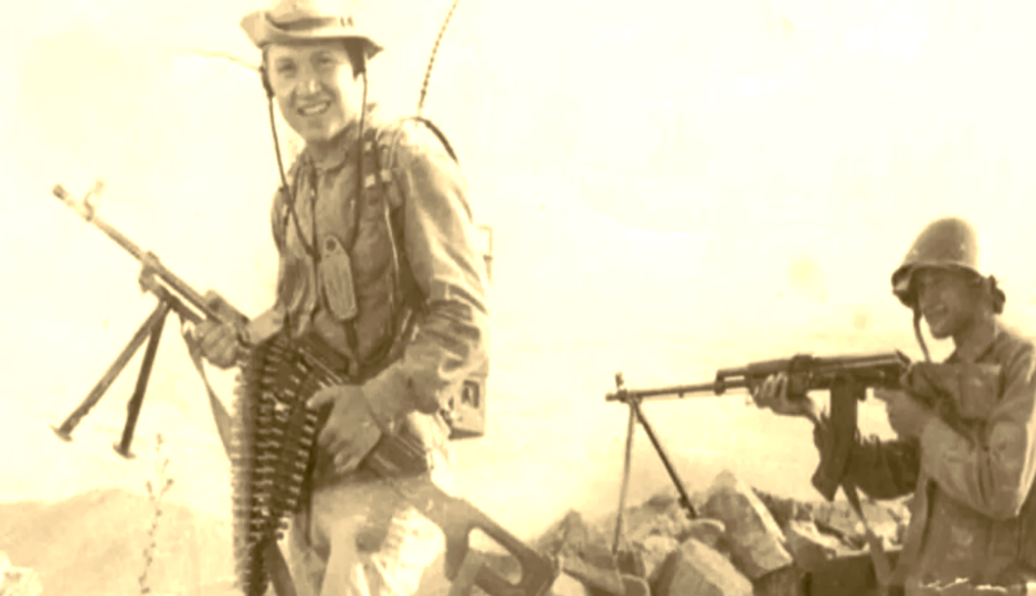 Рискнул и решил ползти под пулями к башне врага с гранатами в руках: как старлей Козлов умудрился сломить 20 боевиков