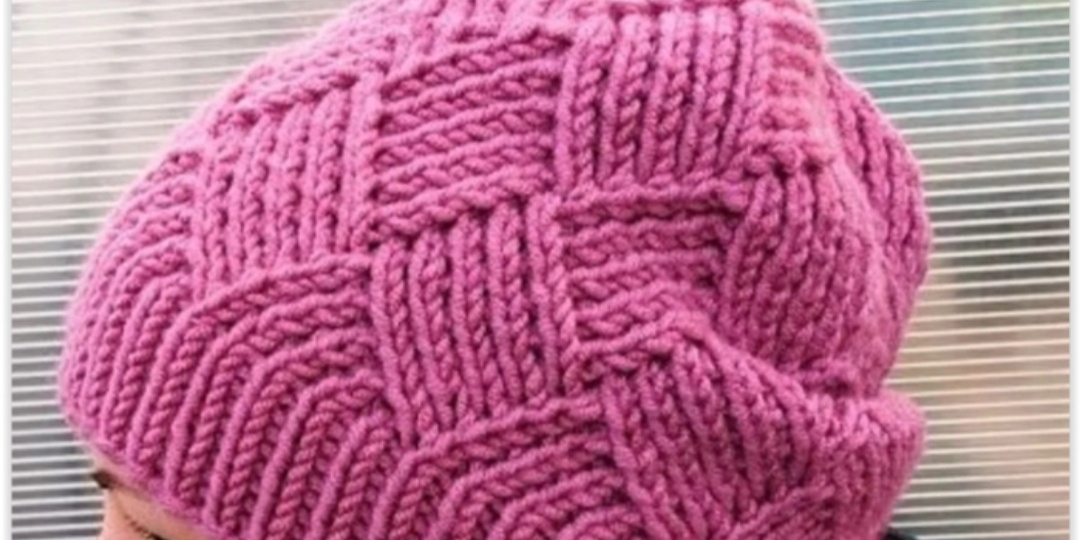 Шапка спицами.