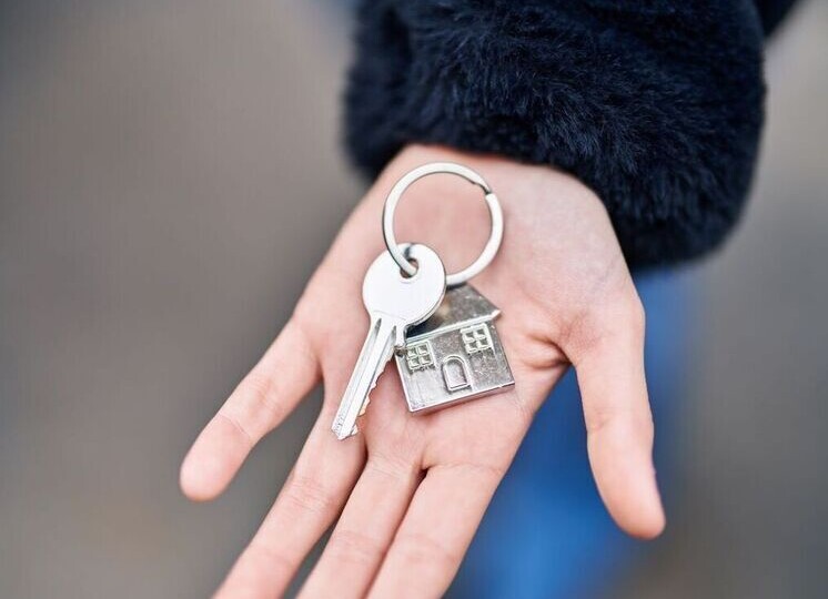 «Эффект Долиной» дошел до предела: в оплаченную квартиру завезли гроб с покойником