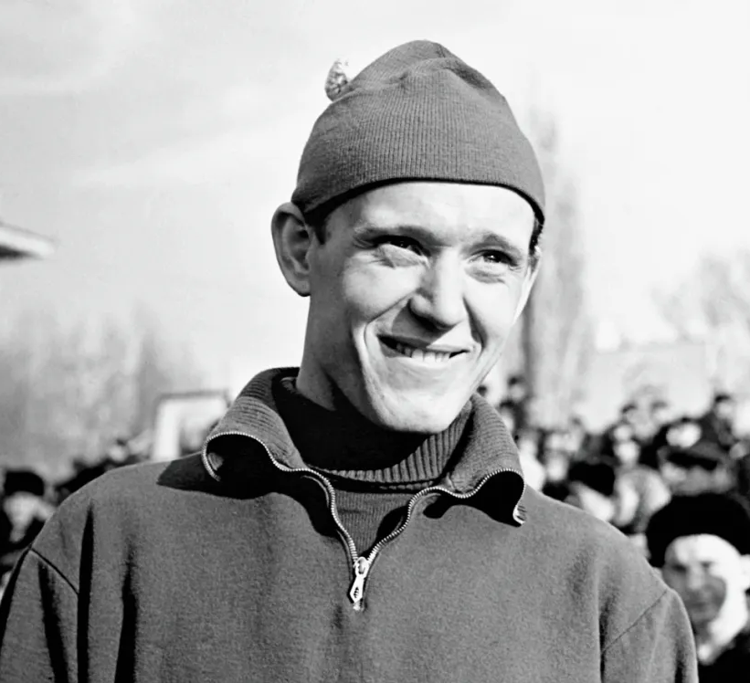 Его карьера — готовый сценарий для авантюрного фильма, где смешались гениальные тренерские прозрения, политические интриги, скандалы и народная любовь, лившаяся рекой вместе с водкой.