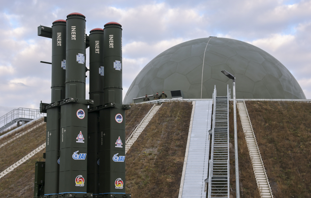    Церемония ввода в строй системы ПРО AWS-G на авиабазе Шенвальде - Хольцдорф  Jan Woitas/picture alliance via Getty Images