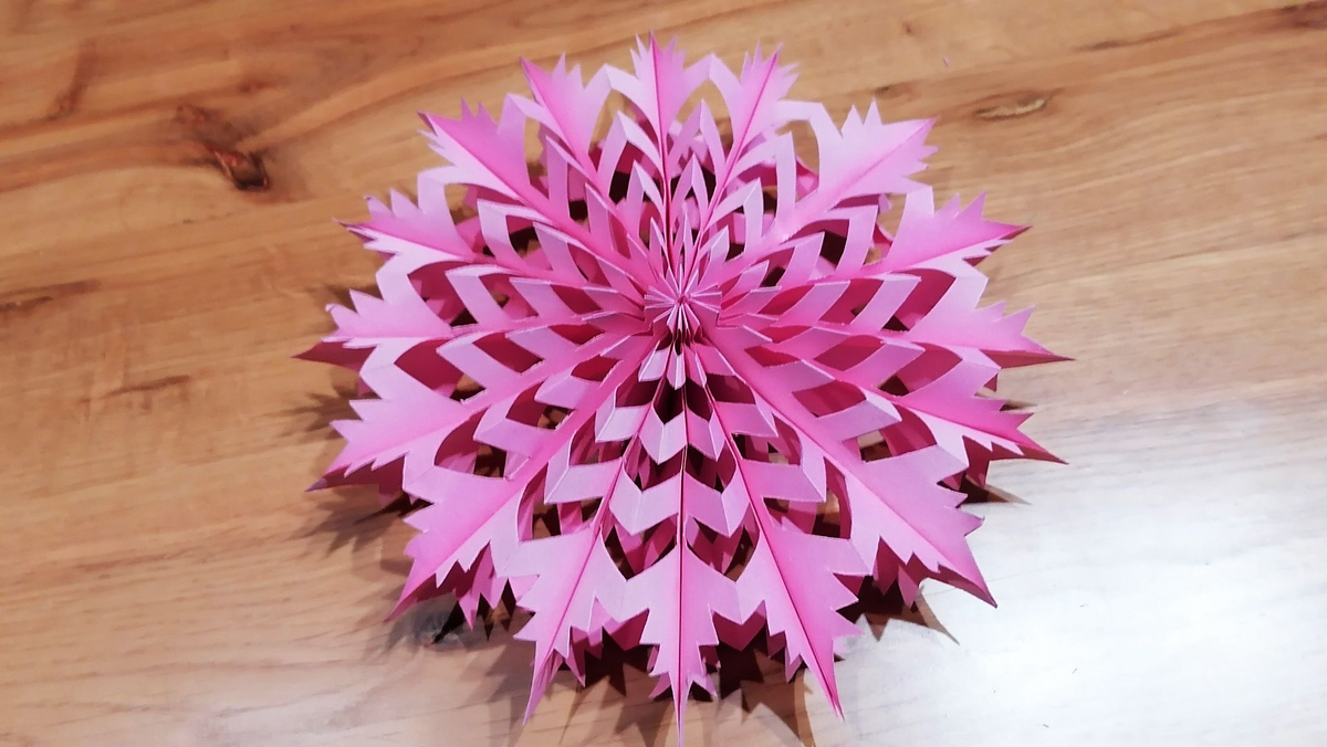 Снежинка из бумаги