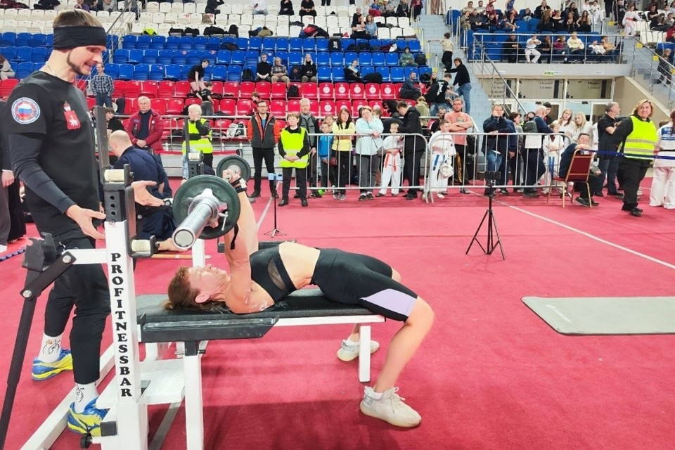    54-летняя Татьяна 165 раз отжала штангу Фото: семейный архив Яковлевых.