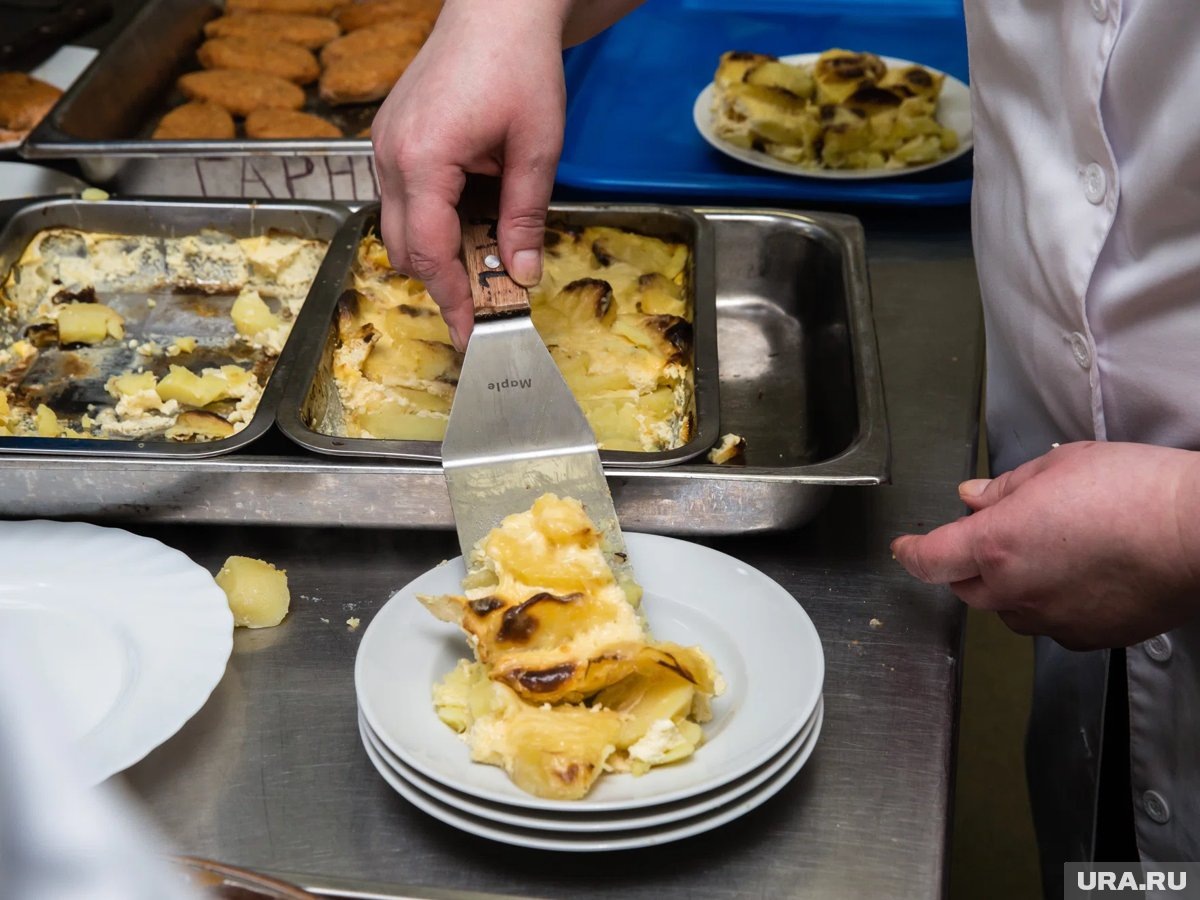     В школе провели проверку: за льготное питание с родителей деньги не взимают