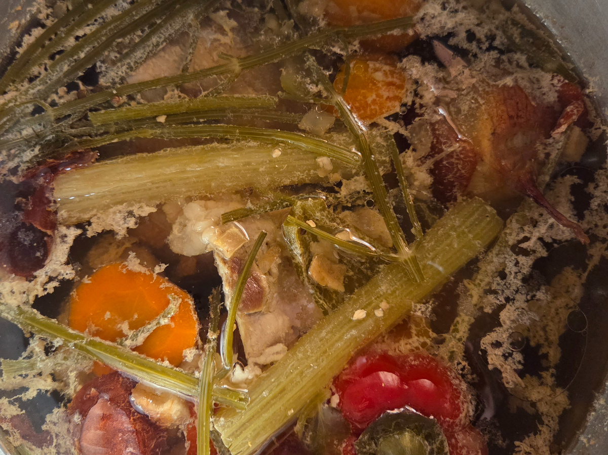 Такой был чудесный бульон и аромат на всю квартиру.