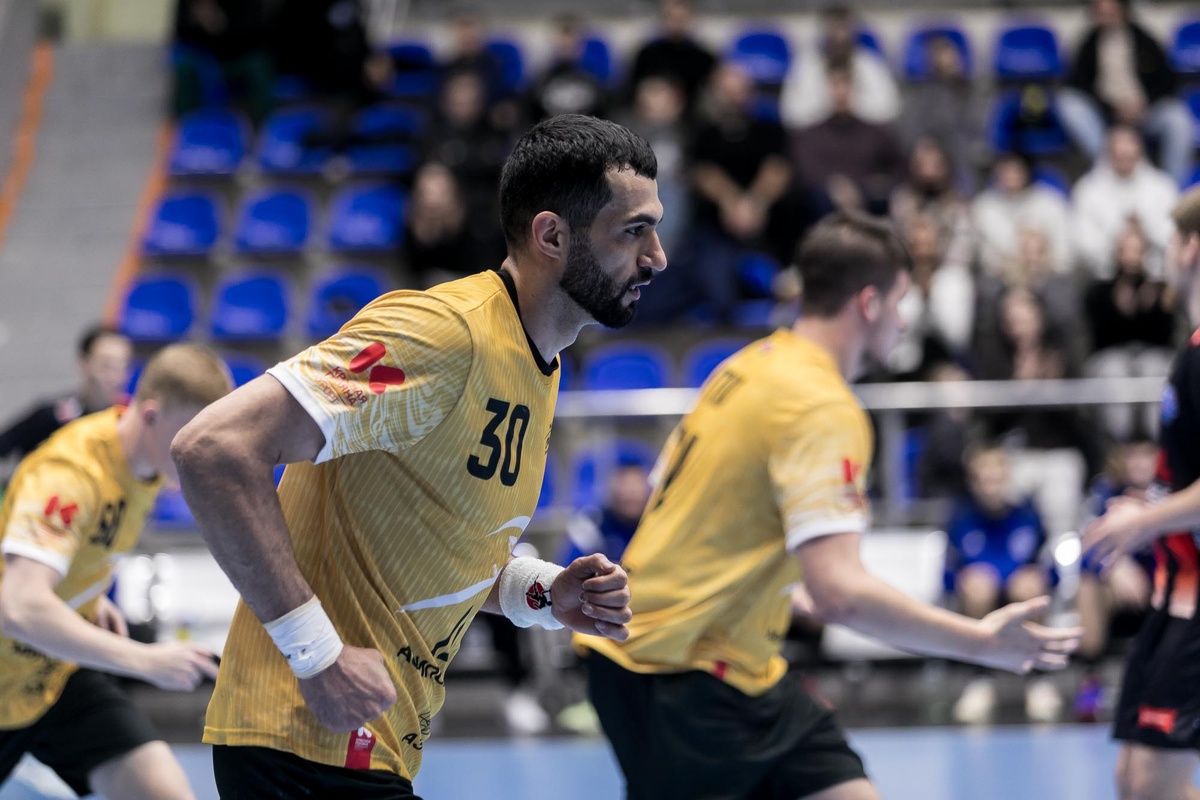 Иман Джамали вместе с одноклубниками. Фото: ГК СКИФ