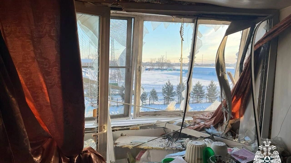 Фото: Пресс-служба ГУ МЧС по Новосибирской области. Взрыв газа в квартире
