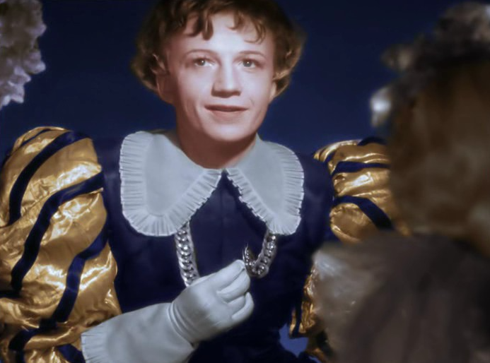 Алексей Консовский в фильме "Золушка" (1947). Фото: кадр из фильма