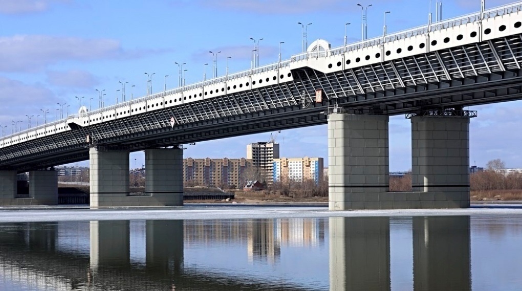 Двухярусный омский метромост имени 60-летия Победы через Иртыш. Фото из открытых источников